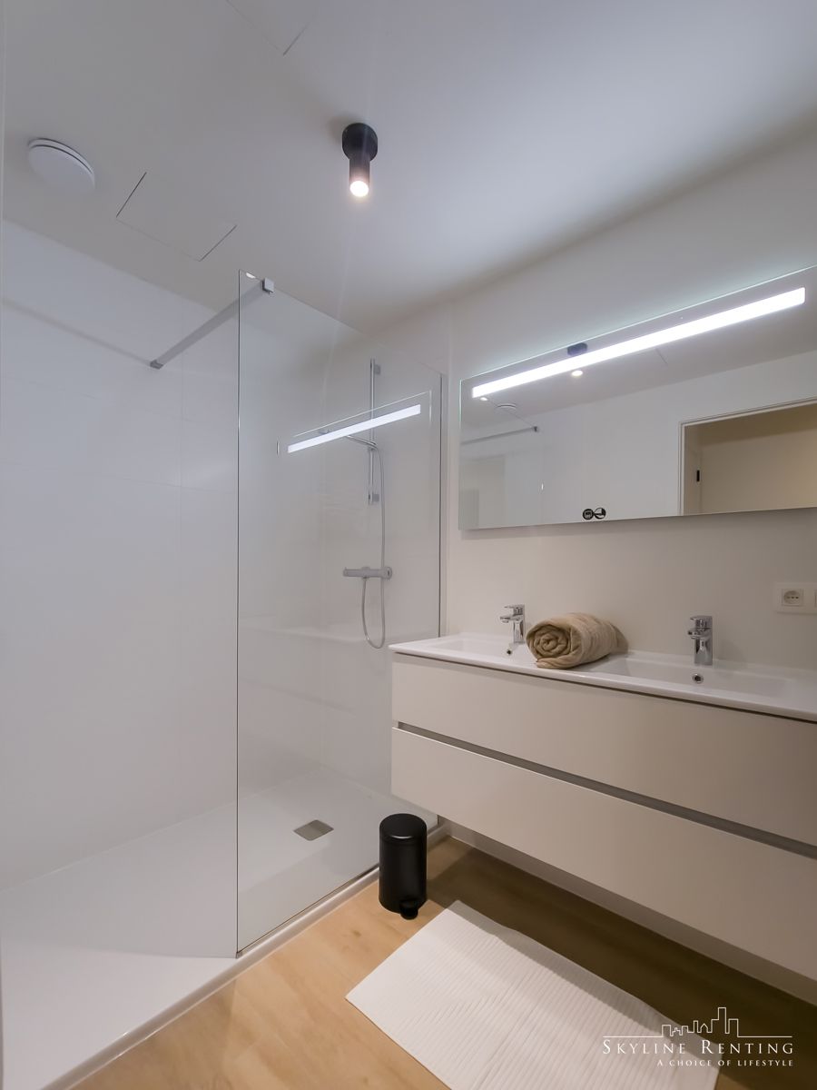 Gemeubeld 2 slpk (of 1 bureau) app. met mooi terrras foto 10