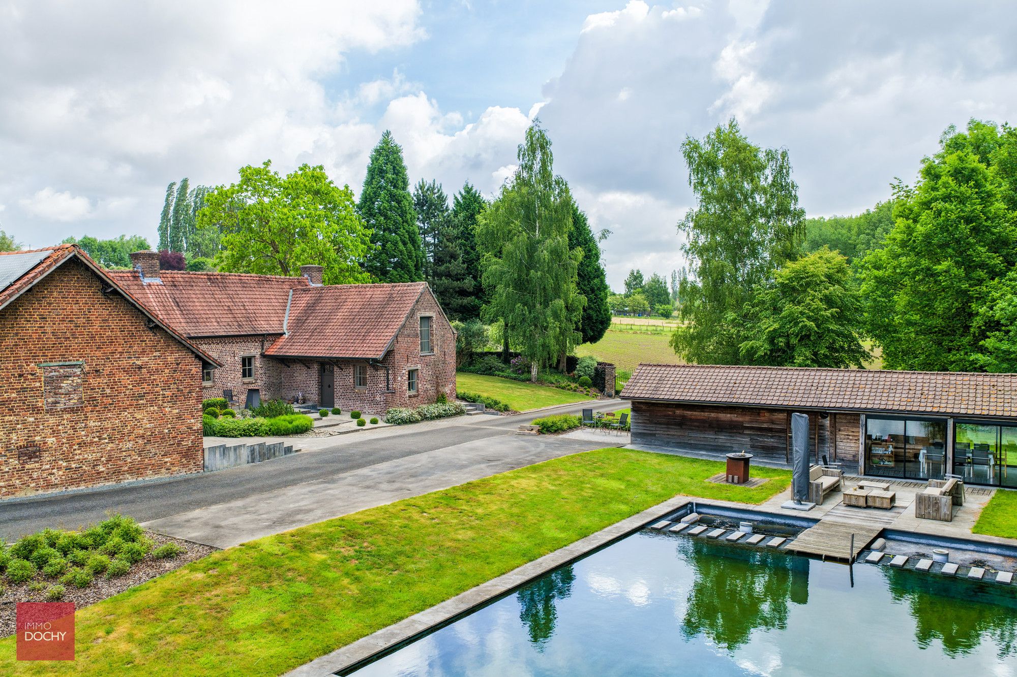 Zeer rustig gelegen instapklaar landhuis met zwemvijver foto 9