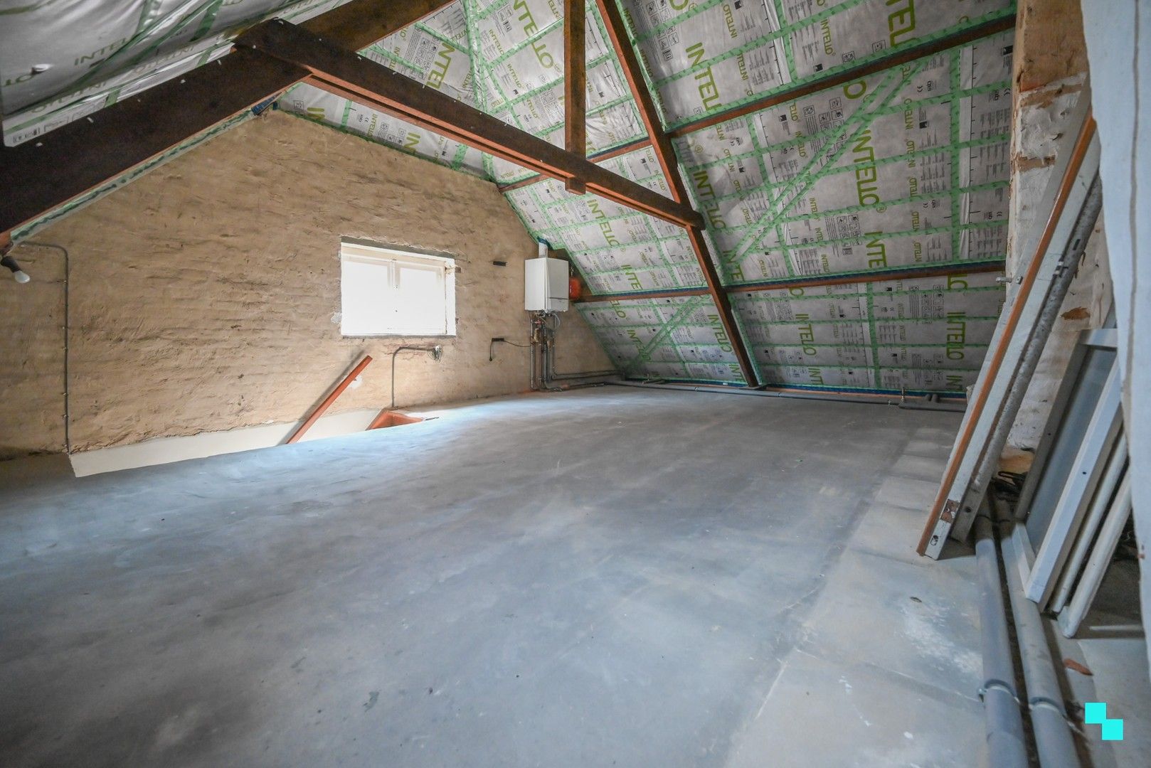 Eéngezinswoning met garage en achteruitweg in het hartje van Sint-Eloois-Winkel foto 29