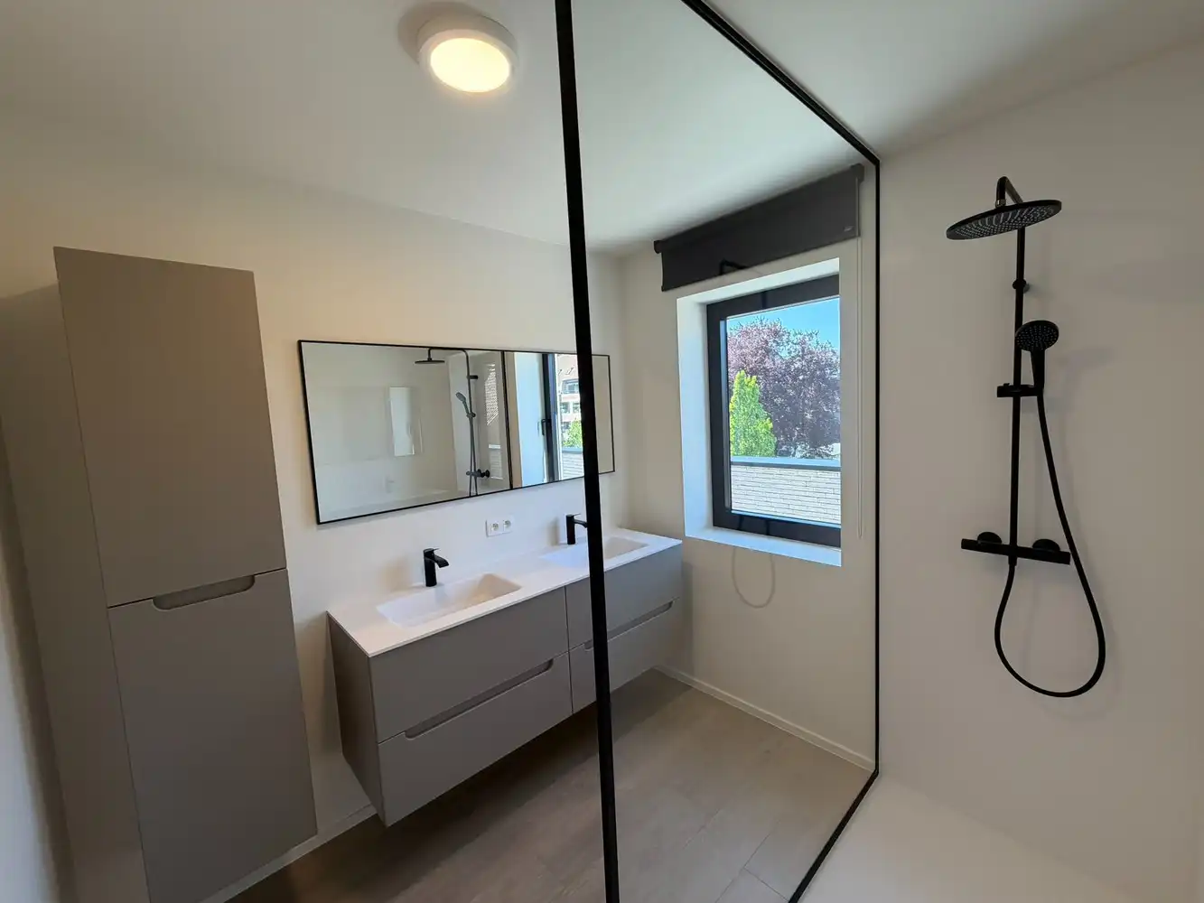 Genk, Weg naar As 194 bus 21: Luxueus en energieneutraal nieuwbouwappartement met 1 slaapkamer en 2 grote terrassen ! foto 16