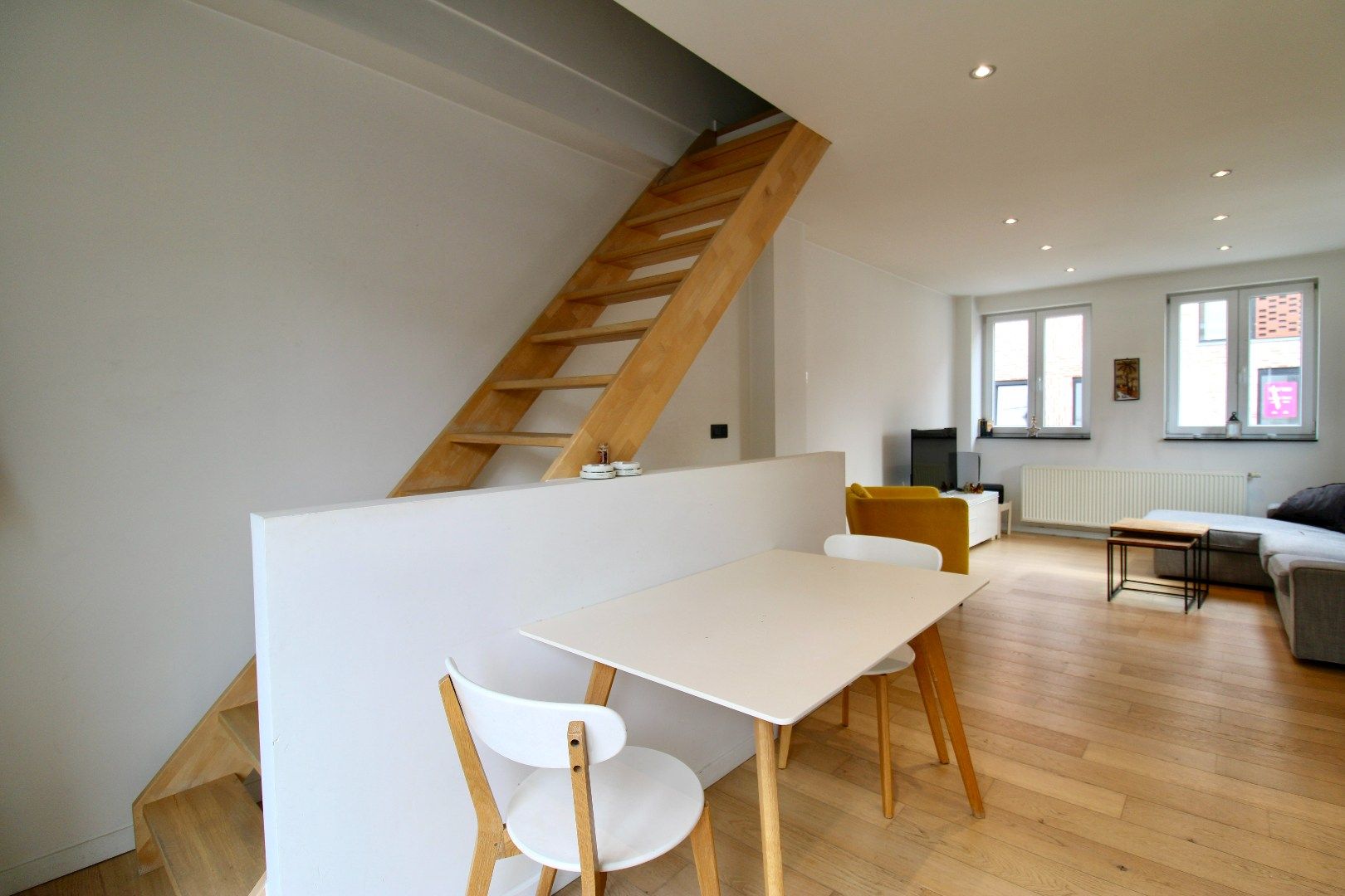 Volledig gerenoveerde woning met 3 slaapkamers en 2 badkamers! foto 11