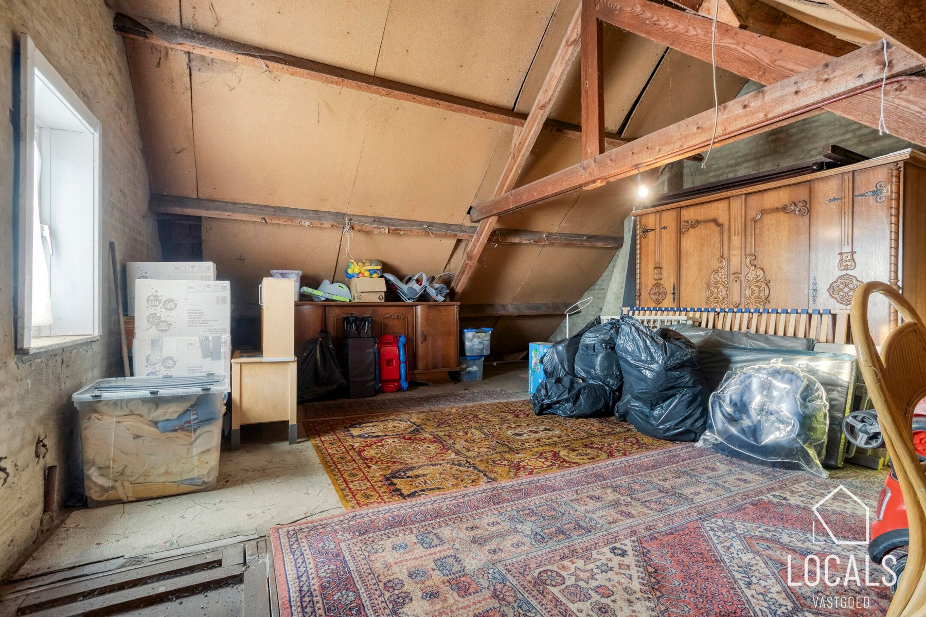 Licht op te frissen halfopen woning met veel potentieel  foto 17