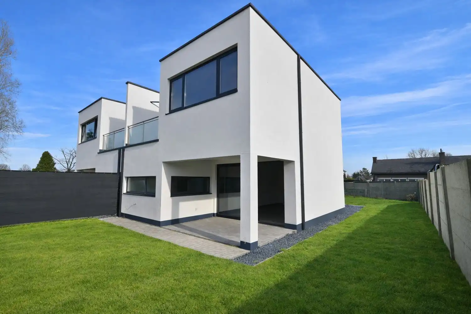 Moderne halfopen woning met 3 slaapkamers in het centrum van Lanaken foto 2