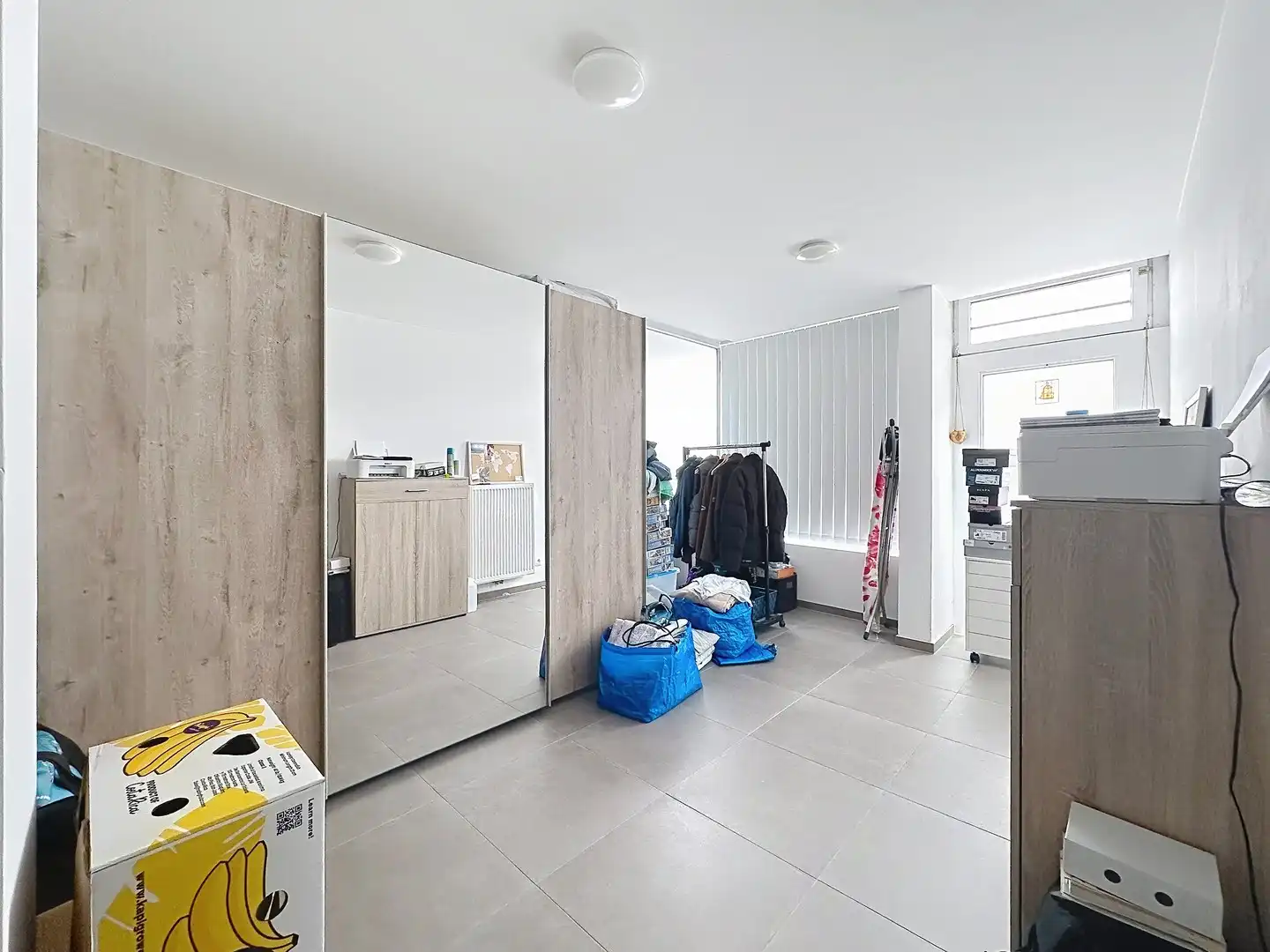 Volledig gerenoveerd en zeer ruim appartement met garage. foto 4