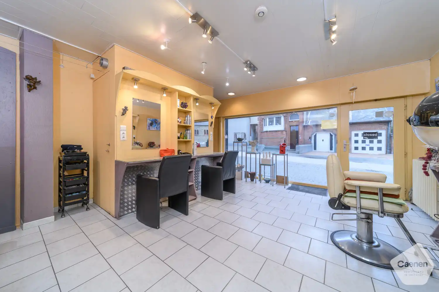 Te koop – Gelijkvloers handelspand met berging en woonmogelijkheid foto 4