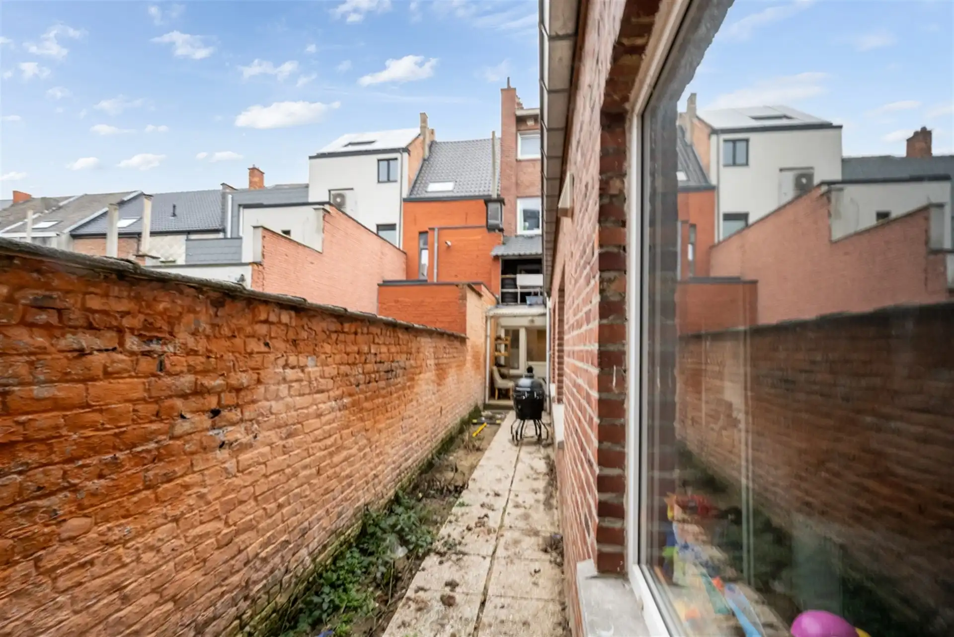 Centraal gelegen gelijkvloers appartement met 2 slaapkamers foto 11