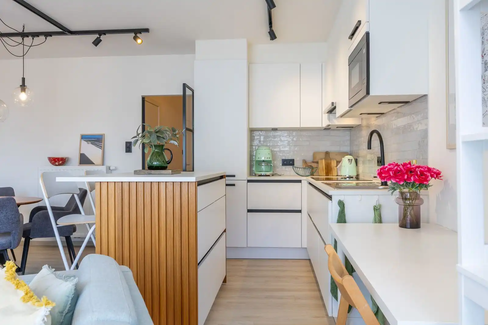 Subliem gerenoveerd appartement met 2 slaapkamers pal aan zee foto 8