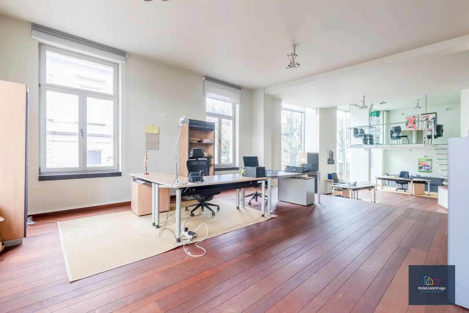 Luxueuze kantoorloft met inpandige staanplaats  en kelderberging  te Coupure Rechts.  foto 4