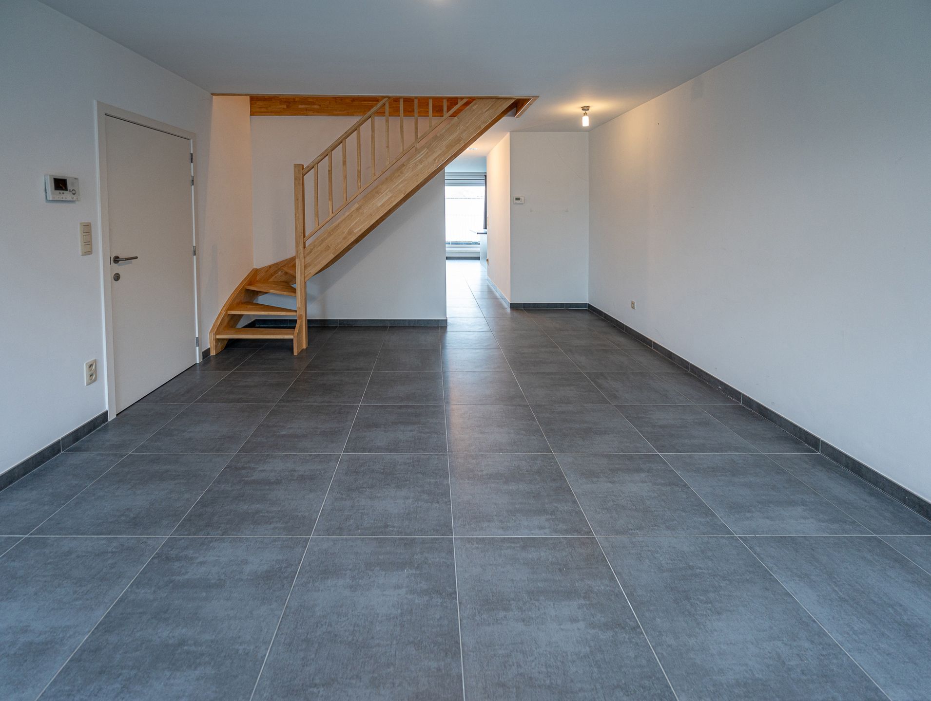 Duplexappartement met groot terras, gelegen in het centrum van Schriek. foto 5