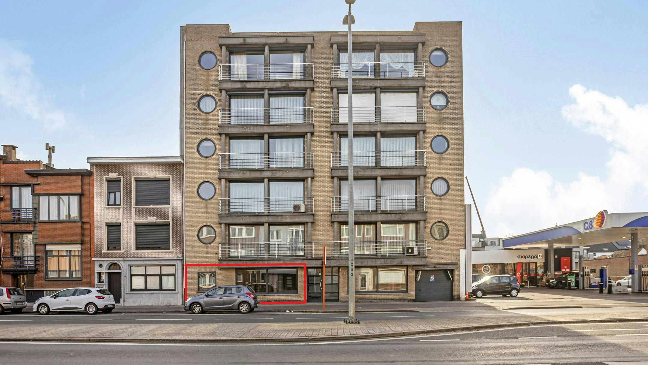 Gerenoveerd appartement met 3 slaapkamers in Boom foto {{pictureIndex}}