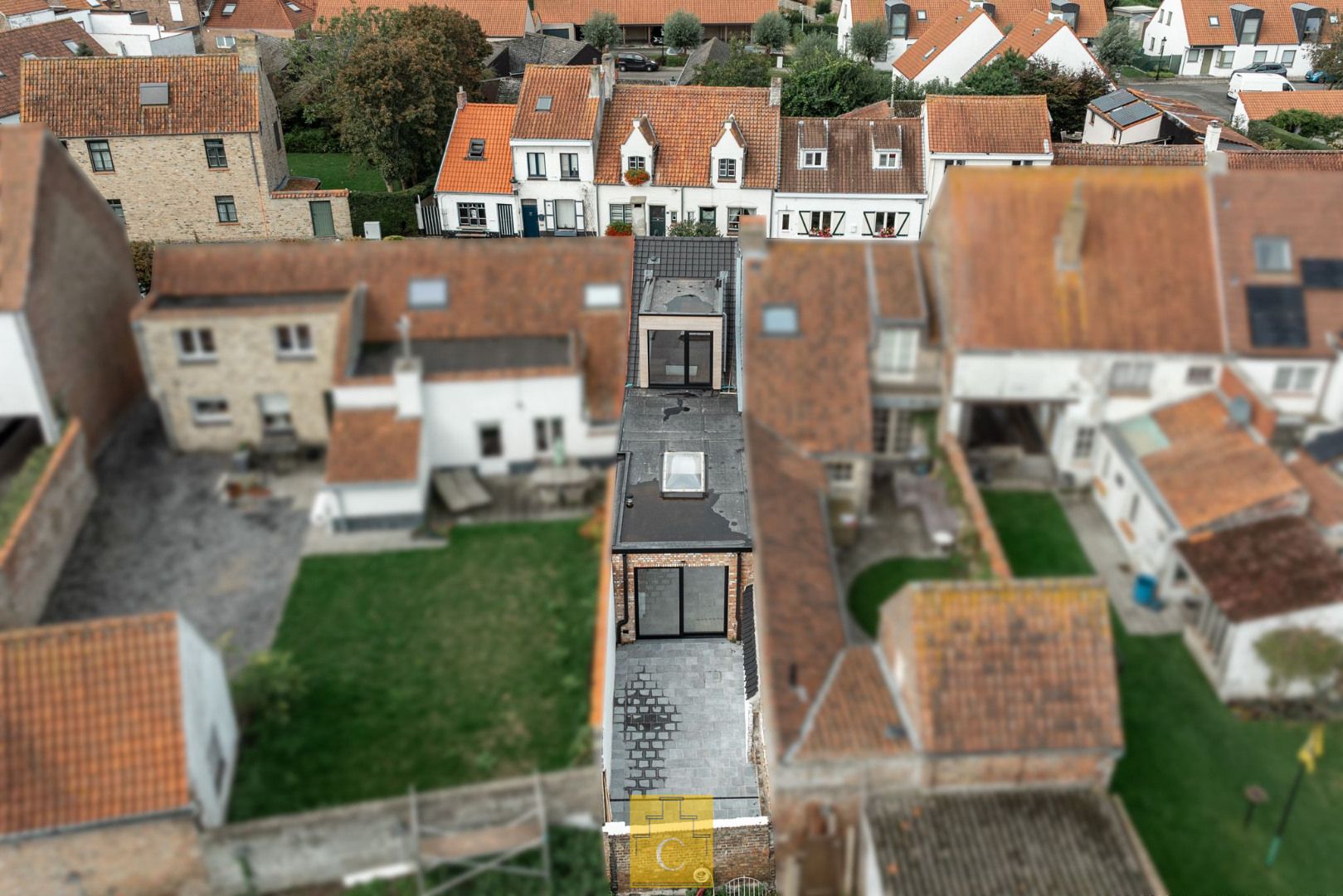 Moderne en volledig gerenoveerde rijwoning in het charmante Lissewege foto 3