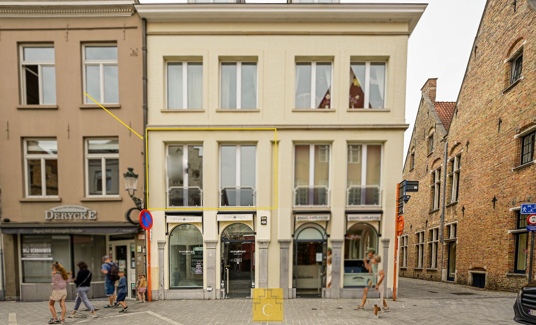 Instapklaar appartement met ruime terrassen en fietsenberging in hartje Brugge foto 2