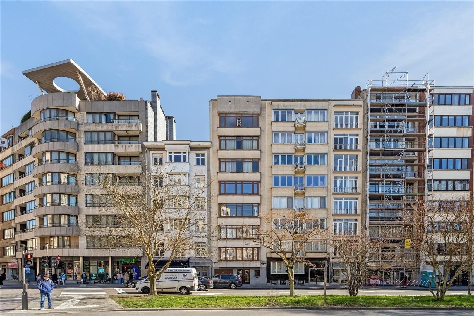 Antwerpen: te renoveren, ruim en lichtrijk appartement van 130m². foto 17