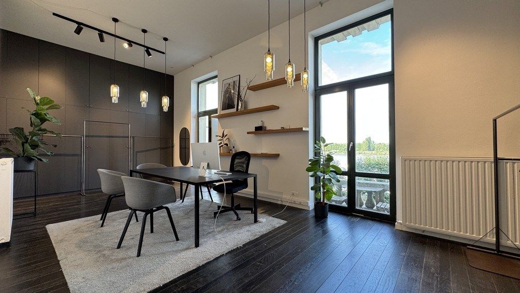 Kantoorruimte te huur in burgershuis aan kaai in Antwerpen foto 3