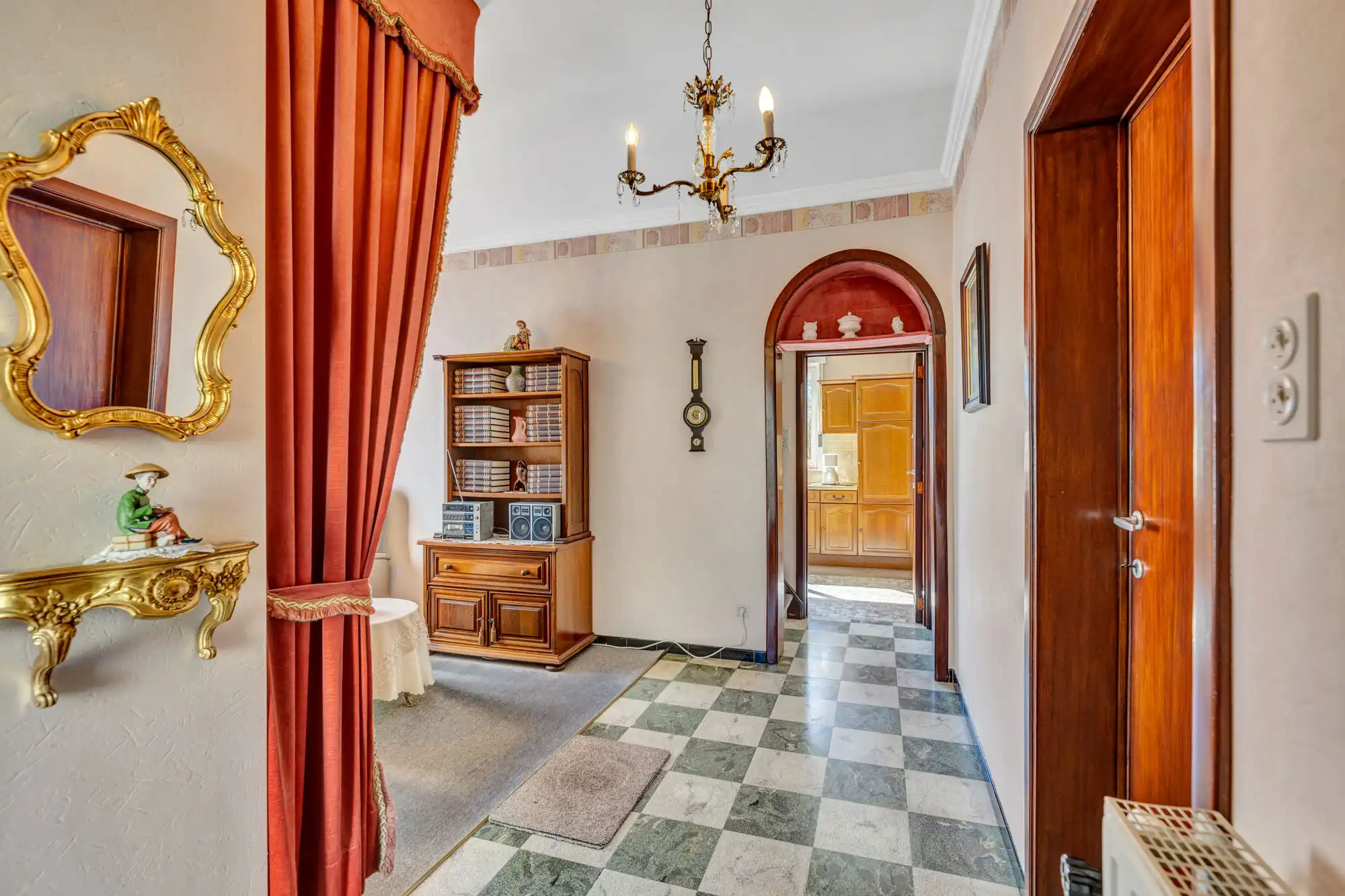 Te renoveren HOB met 3 slaapkamers en tuin foto 3