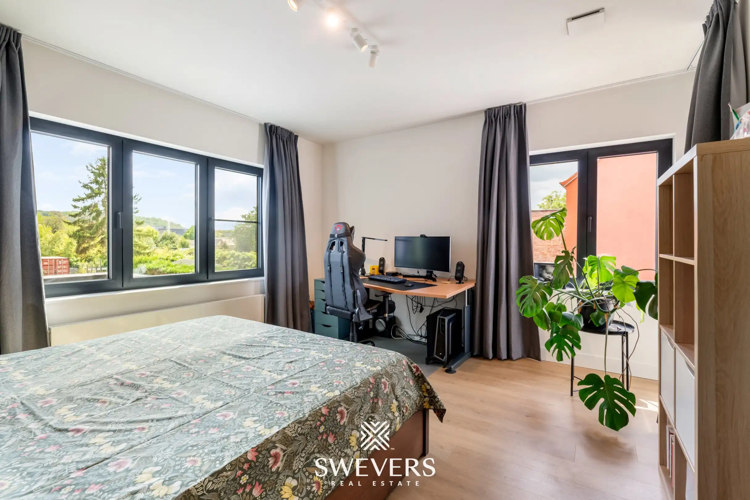Ruime gerenoveerde woning op topligging foto 14
