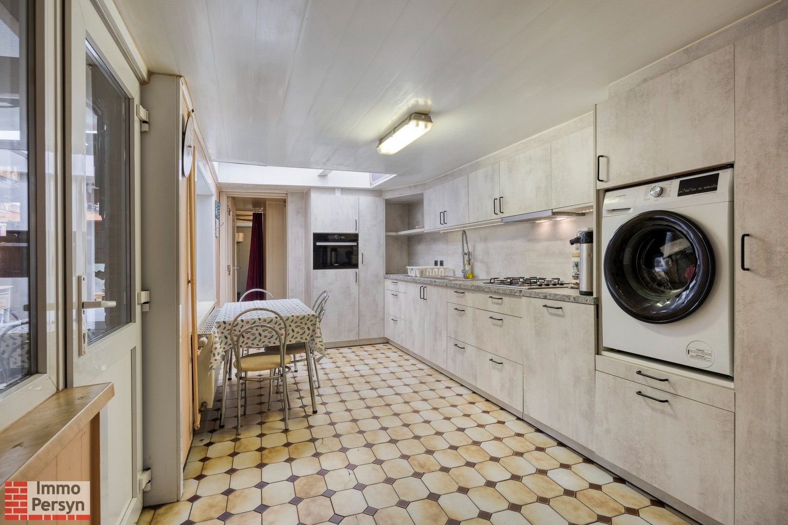 Charmante te moderniseren woning met nieuwe keuken op toplocatie in Scherpenheuvel-Zichem foto 9