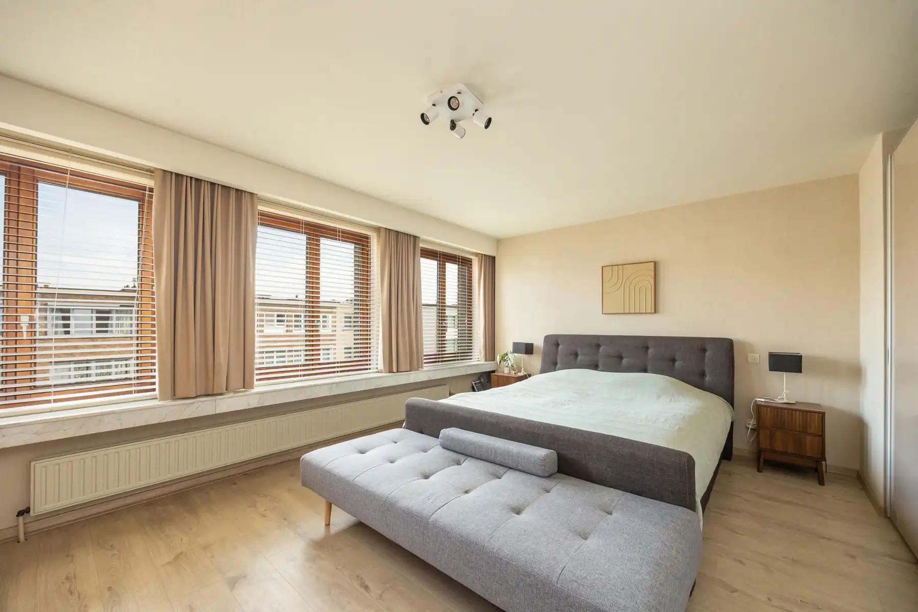 Ruime woning met 3 aangename slaapkamers, garage en tuin foto 14