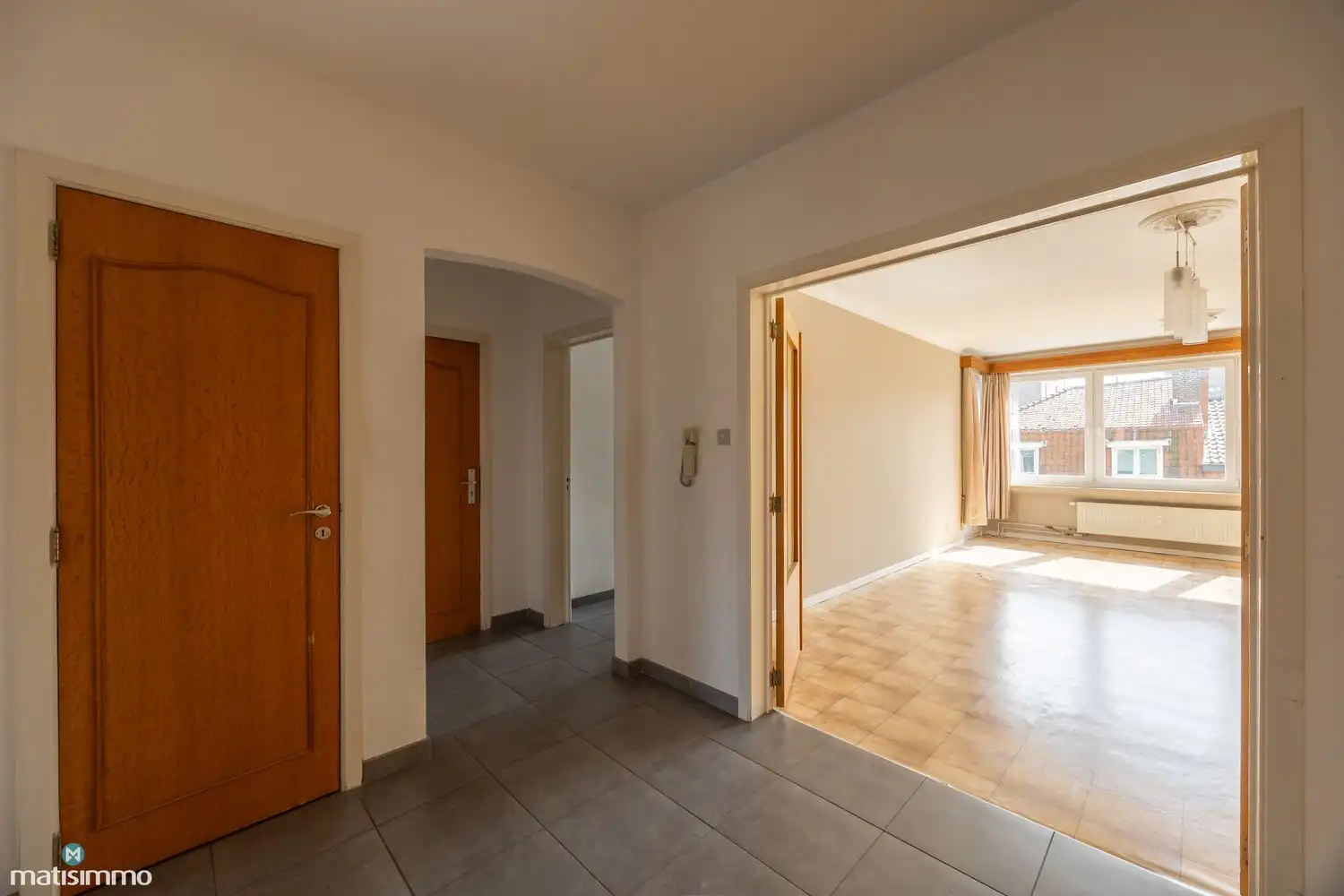 APPARTEMENT MET 2 SLAAPKAMERS, 2 TERRASSEN EN AUTOSTAANPLAATS OP WANDELAFSTAND VAN TONGEREN-CENTRUM foto 3