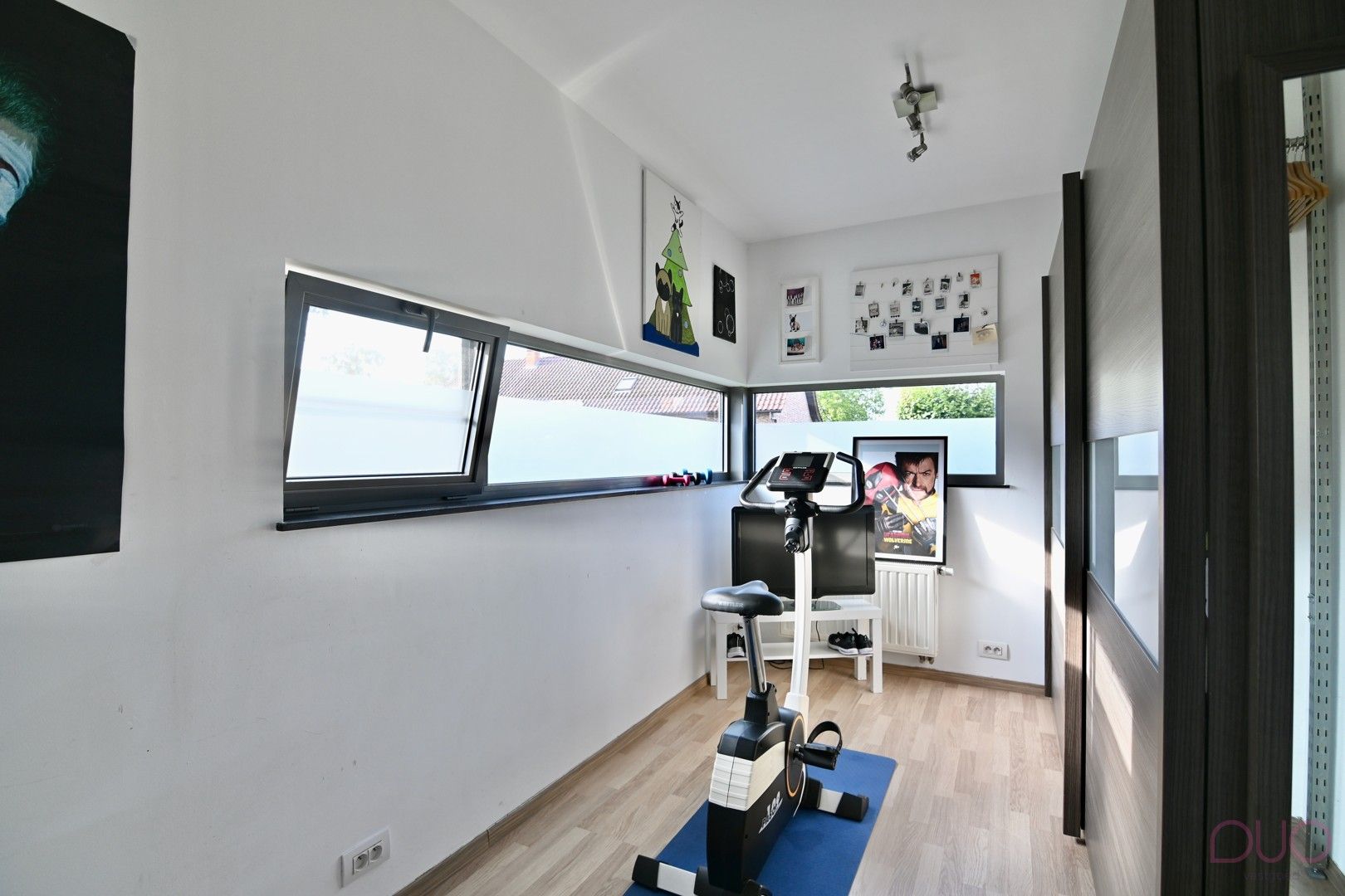 Knappe instapklare villawoning met vijf slaapkamers, verwarmd zwembad op 21a59ca foto 14