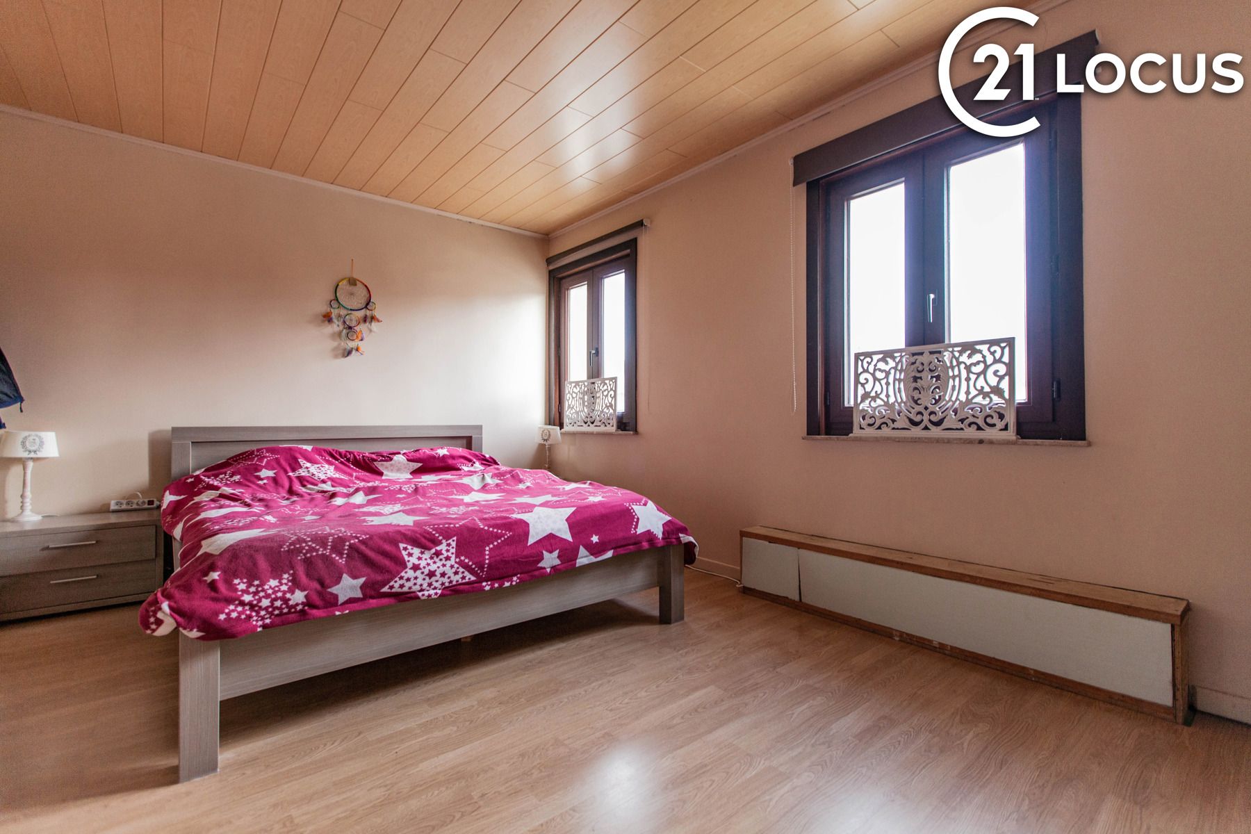 Op te frissen woning met grote weide , unieke kans in Beveren foto 8