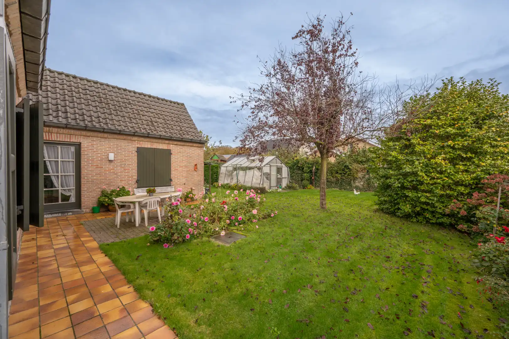 Ruime gezinswoning met 5 slaapkamers op rustige ligging in Sint-Andries foto 16