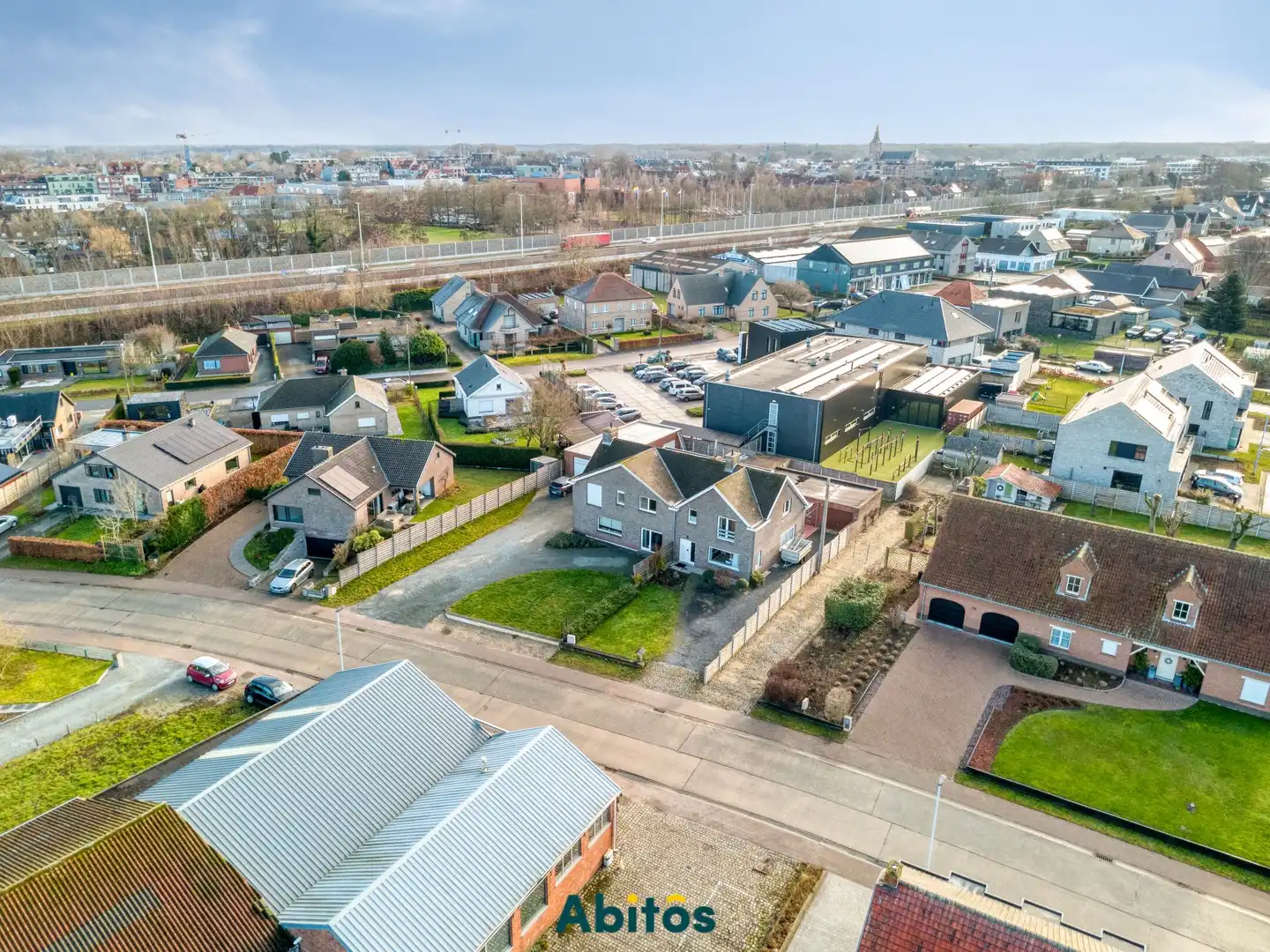 Halfopen woning met ruime opslagruimte foto 22