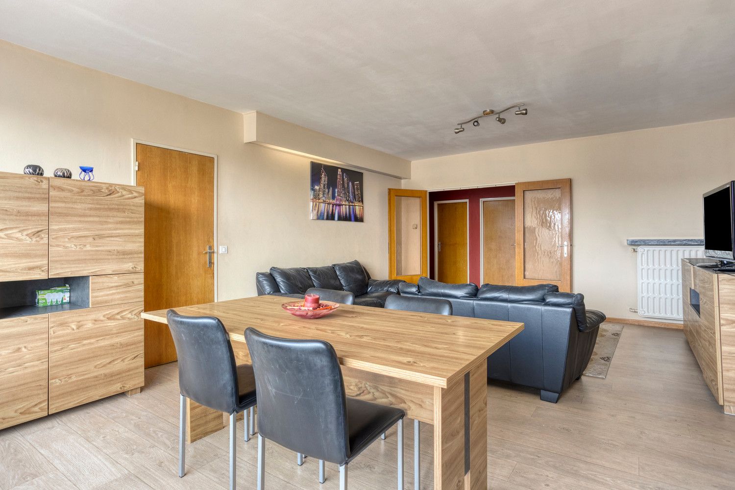 Ruim appartement op de 3de verdieping met terras en inpandige parkeerplaats! foto 10