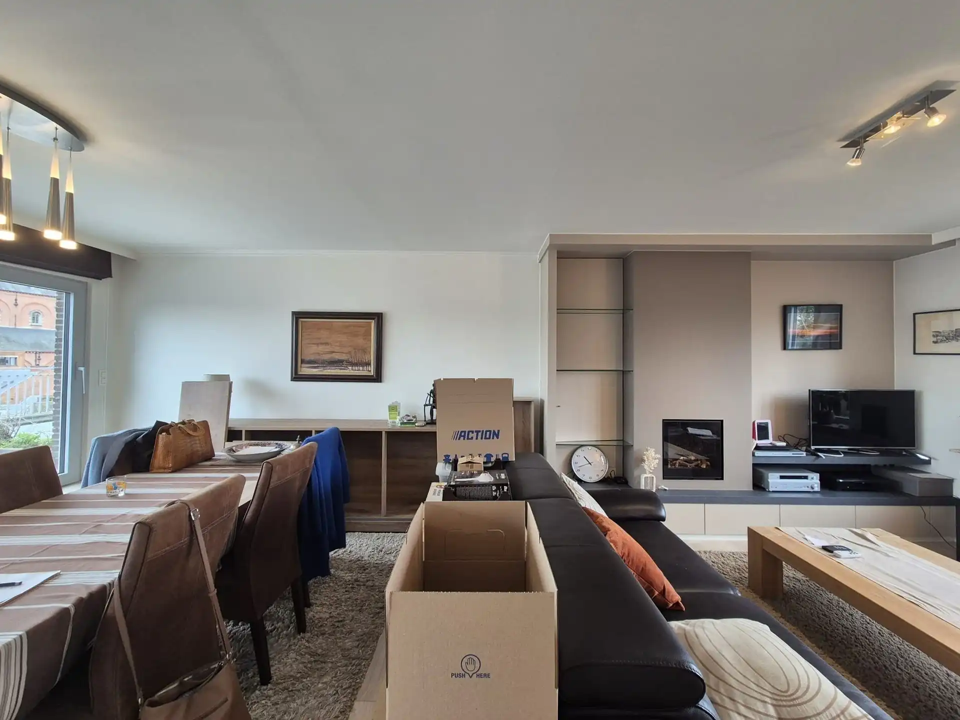 3-slaapkamer appartement met zeer grote terras huur in het centrum van Wetteren. foto 5