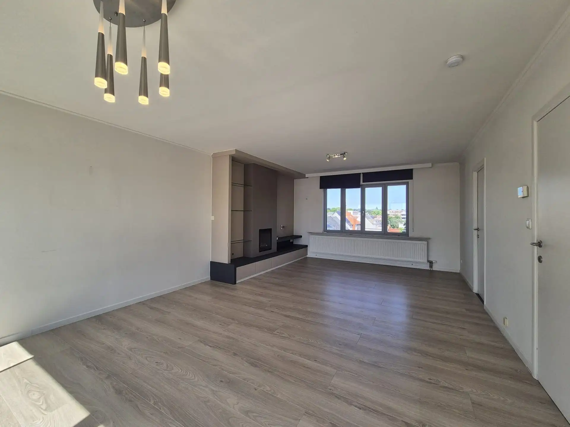 3-slaapkamer appartement met zeer groot terras huur in het centrum van Wetteren. foto 5