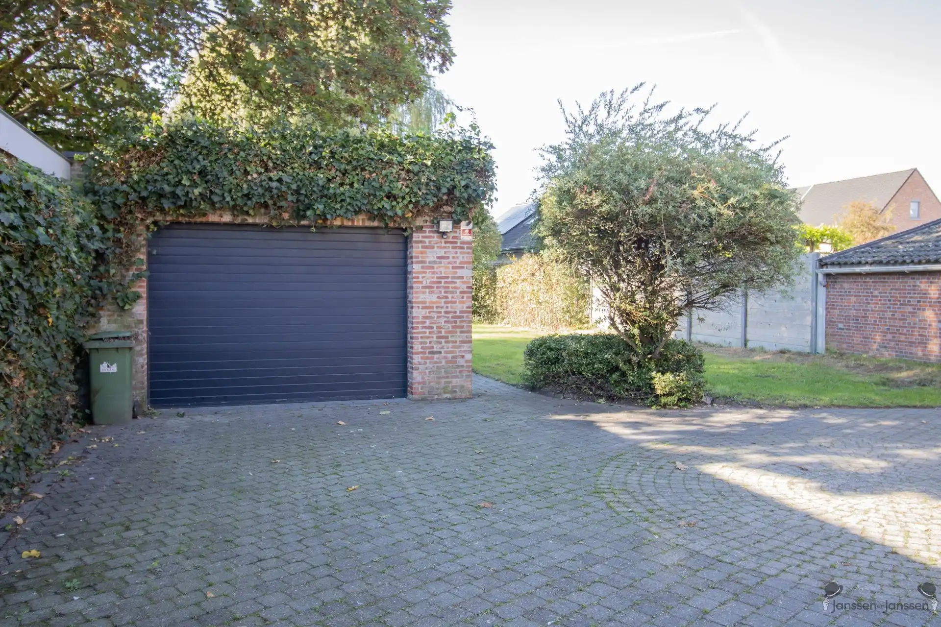 Centraal gelegen recente HOB met min. 5 slaapkamers op 819 m² foto 21