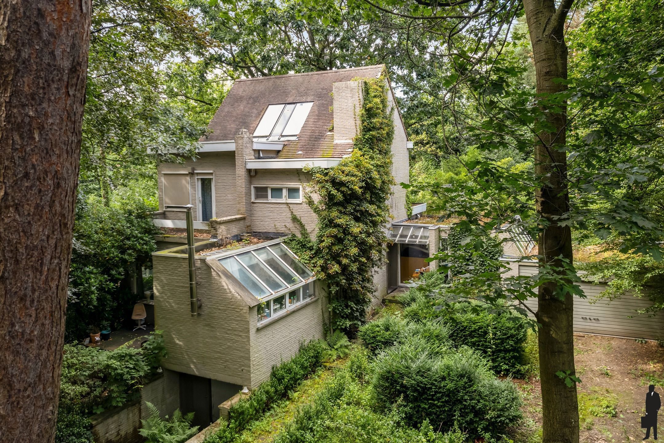 In 'Koningshof' gelegen - te renoveren - karaktervolle villa op een hoekperceel van ca. 2898m² welke volledige privacy garandeert. foto 28