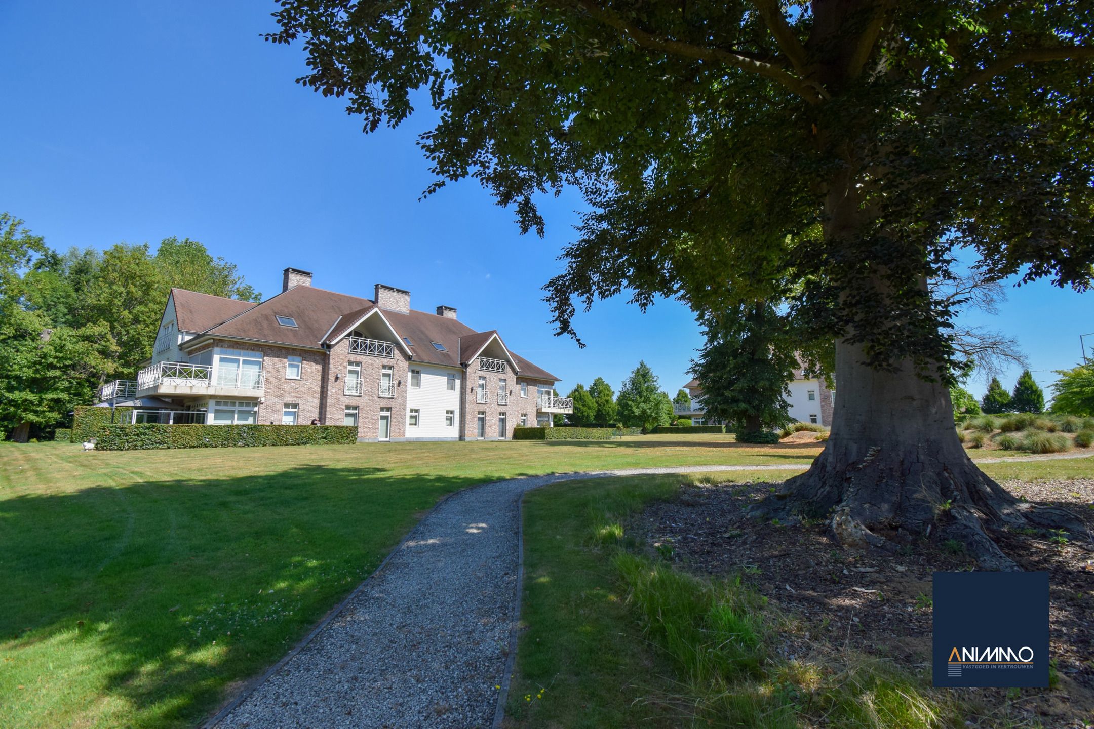 Appartement te koop foto {{pictureIndex}}