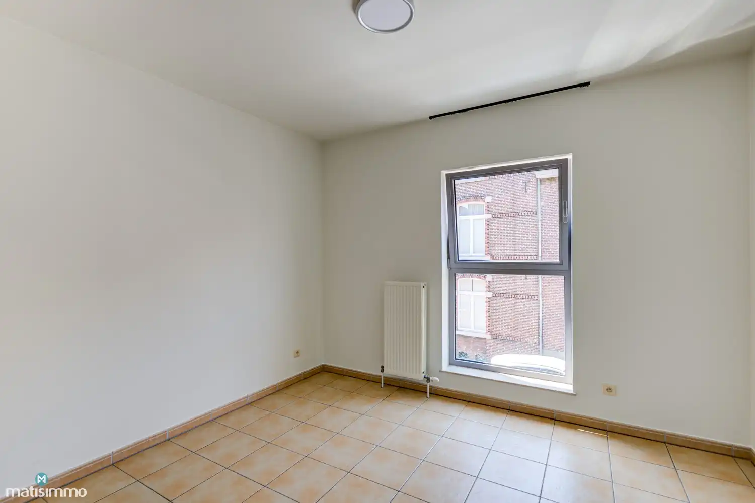 INSTAPKLAAR APPARTEMENT MET 2 SLAAPKAMERS EN PARKEERPLAATS AAN DE RAND VAN CENTRUM TONGEREN foto 11