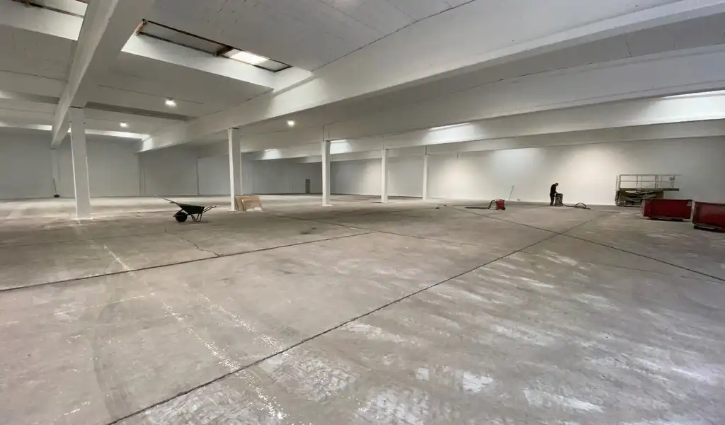 Magazijn met kantoor te huur op industriële site te Malle foto 4