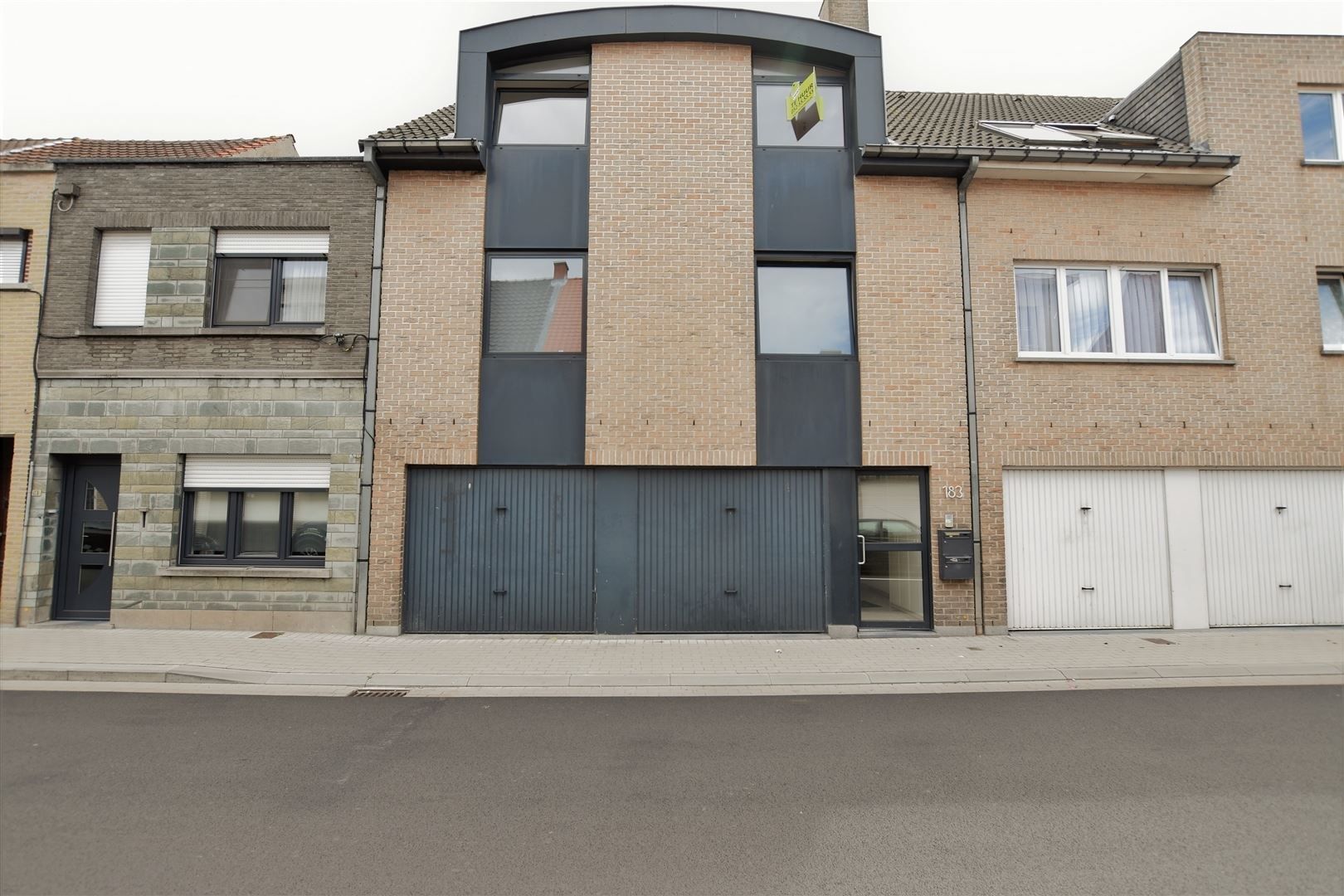 Appartement foto {{pictureIndex}}