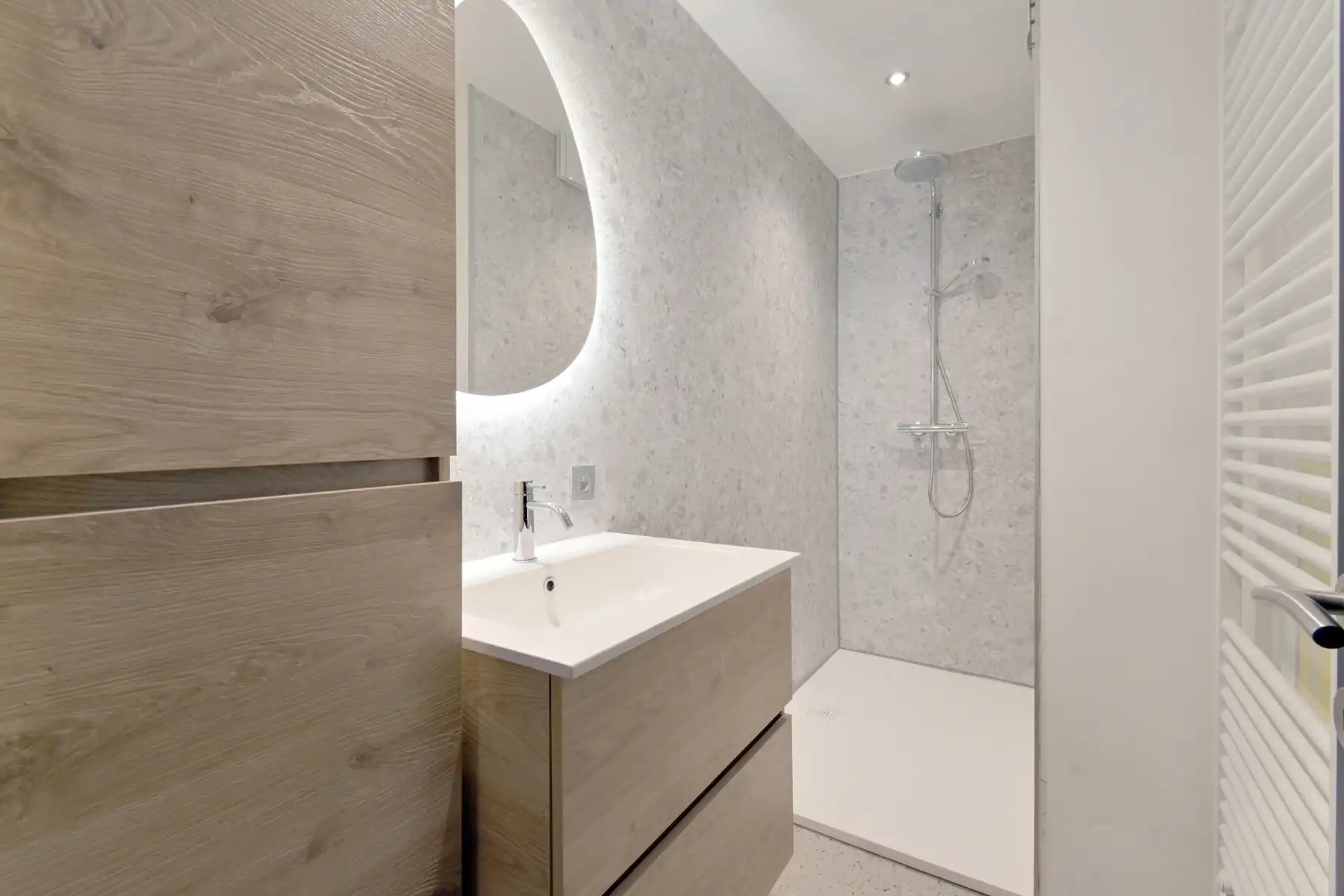 Instapklaar gelijkvloers appartement met garage te Wetteren foto 6