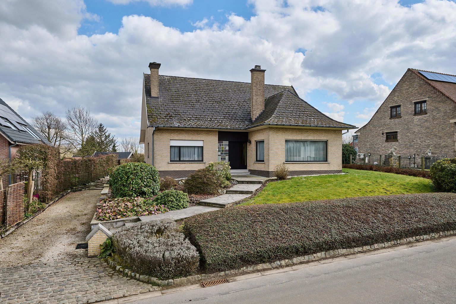 Villa te koop foto {{pictureIndex}}