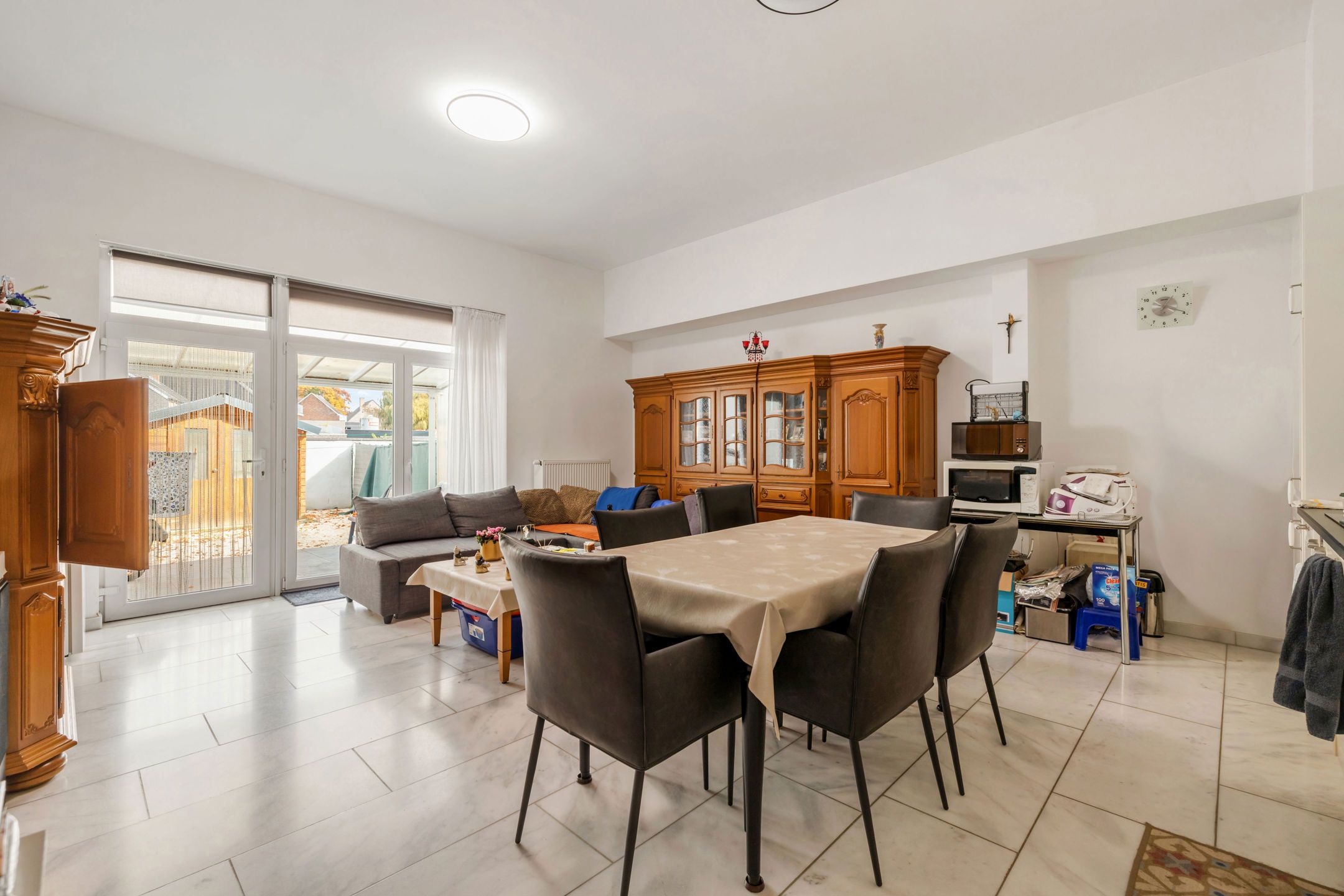 Gezellige gelijkvloersappartement met 2 parkeerplaatsen foto 2