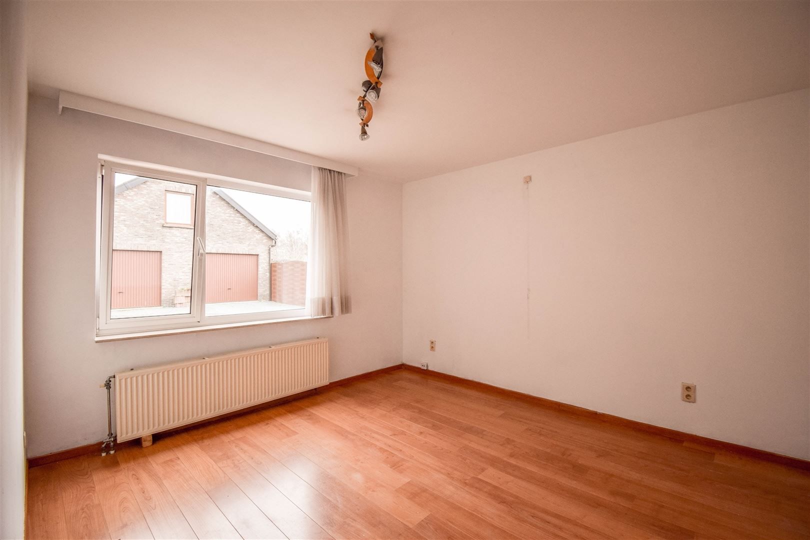 Zeer ruim gelijkvloers appartement met garage foto 9
