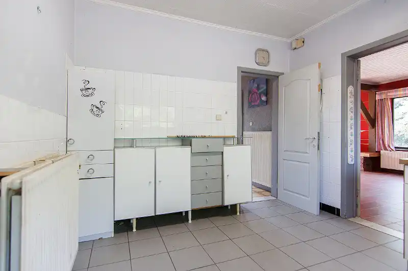 Interessant renovatieproject in groene omgeving op een knap perceel van bijna 12 are foto 13