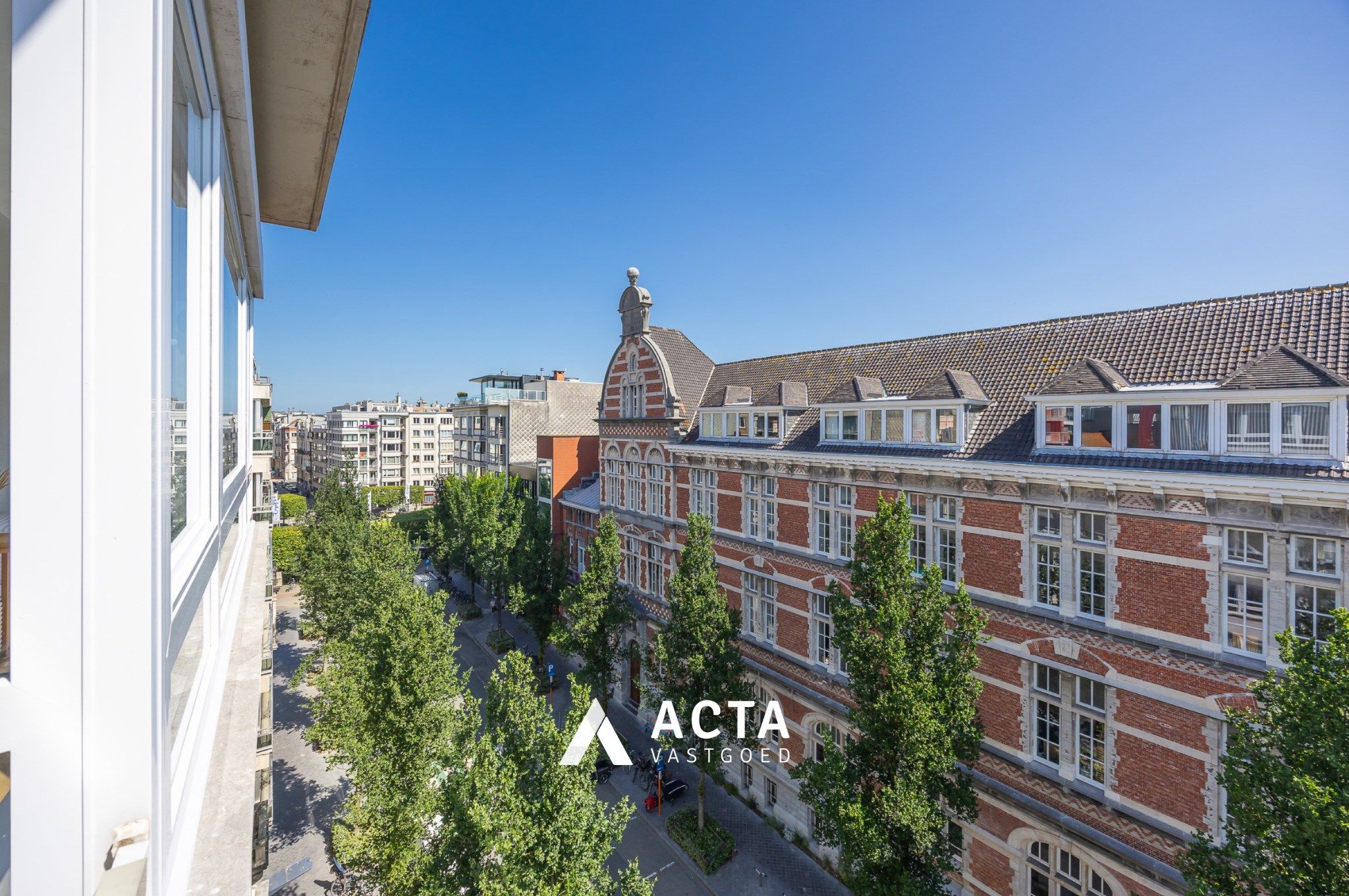 Gerenoveerd appartement op de zesde verdieping aan het Leopold I Plein foto 21