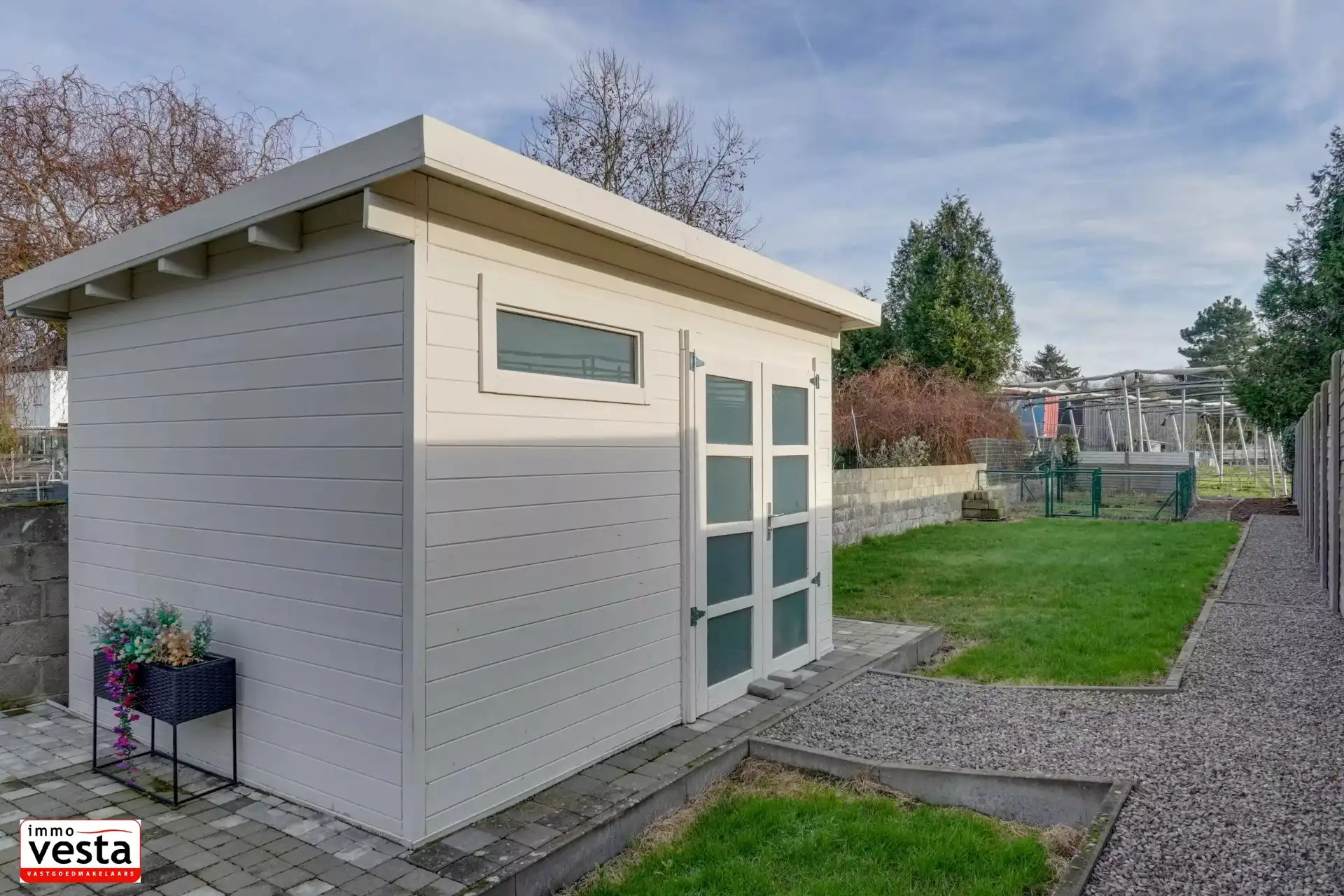 Ruime, gerenoveerde woning op goede locatie foto 17