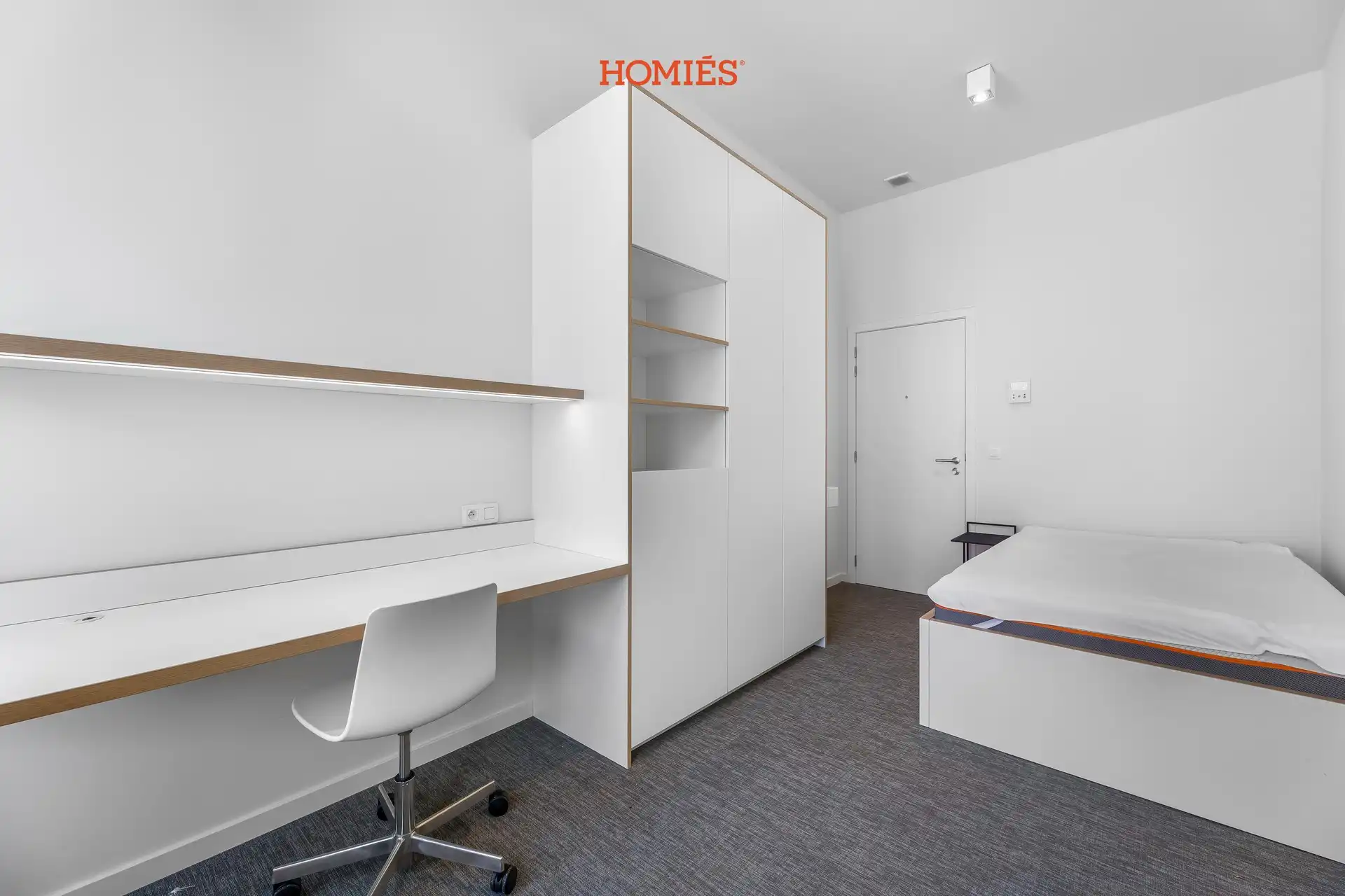 Moderne studentenkamer met hedendaags comfort foto {{pictureIndex}}