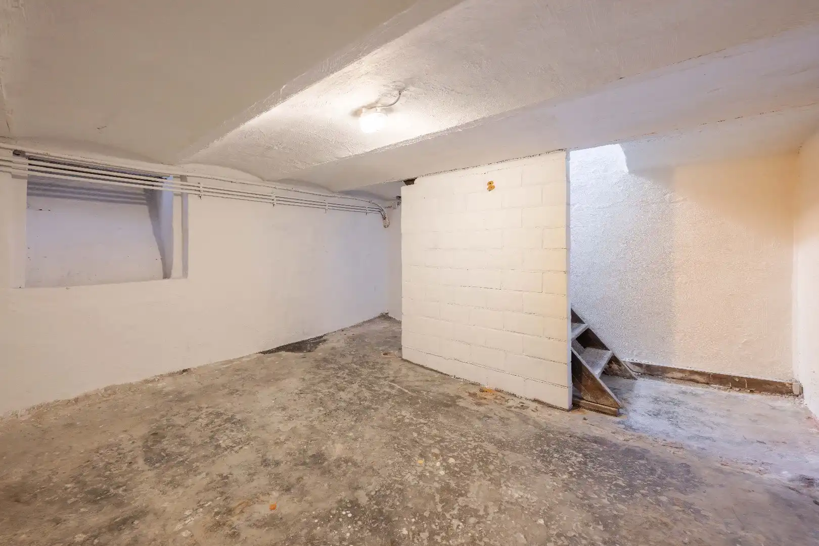 CENTRAAL GELEGEN INSTAPKLARE WONING foto 6