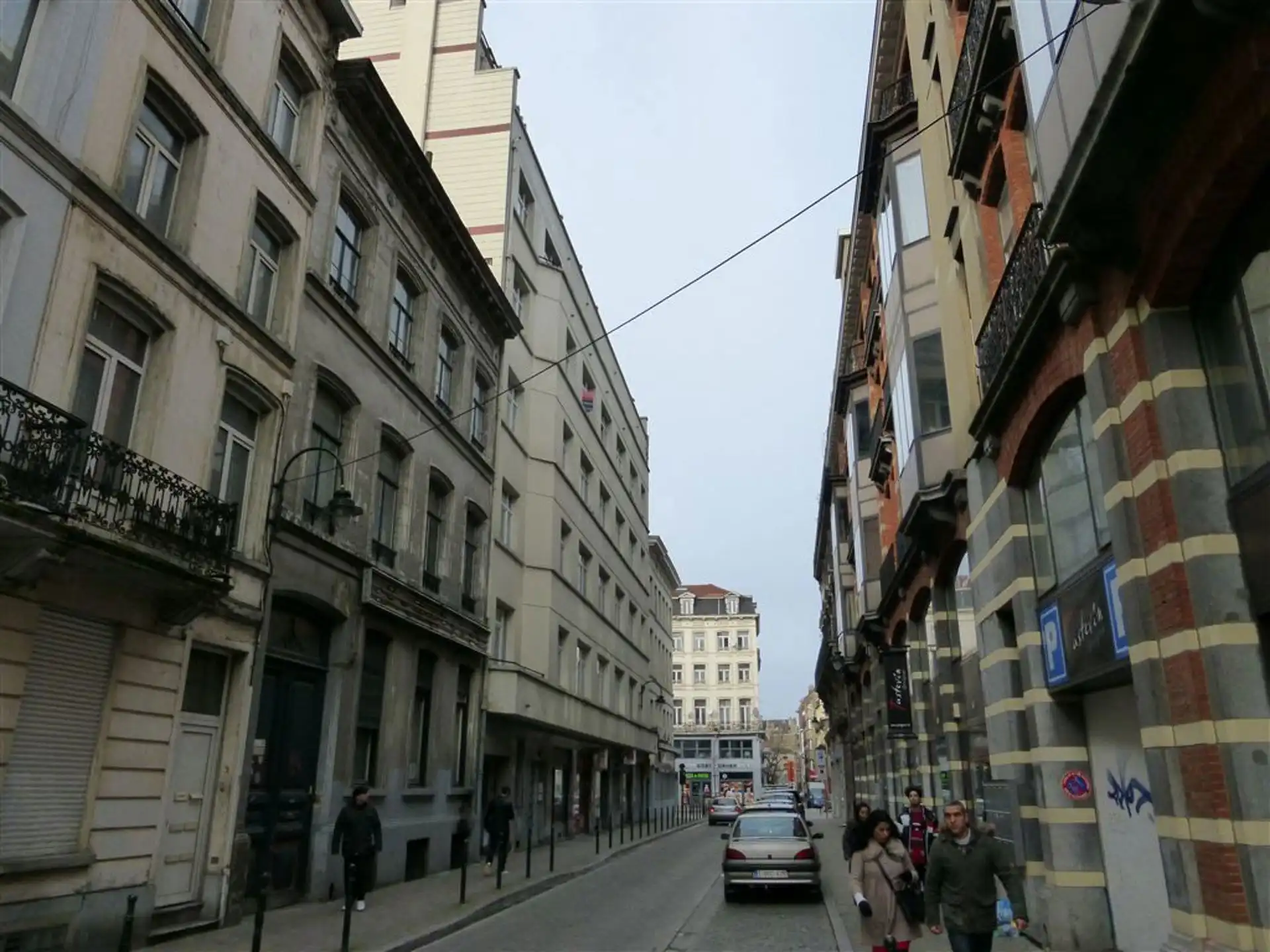 Gerenoveerd appartement met 2 slaapkamers vlakbij de Beurs foto 10