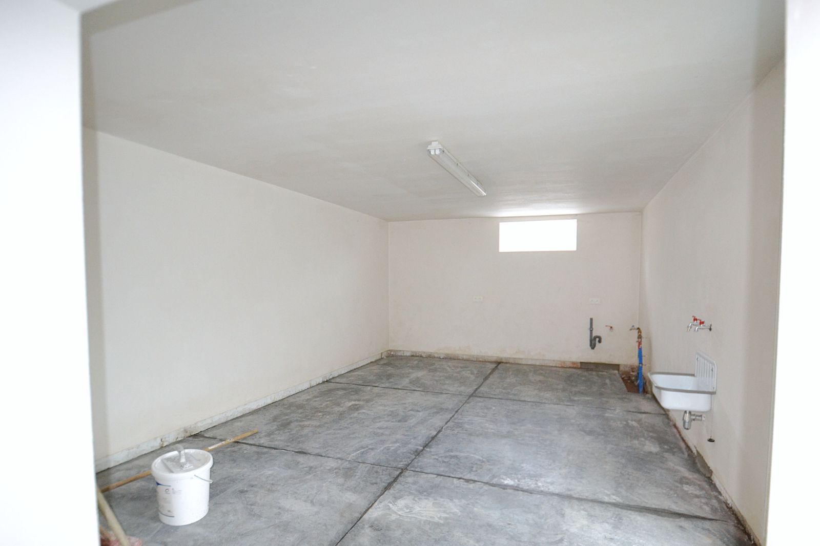 Moderne woning met ruime tuin! foto 16