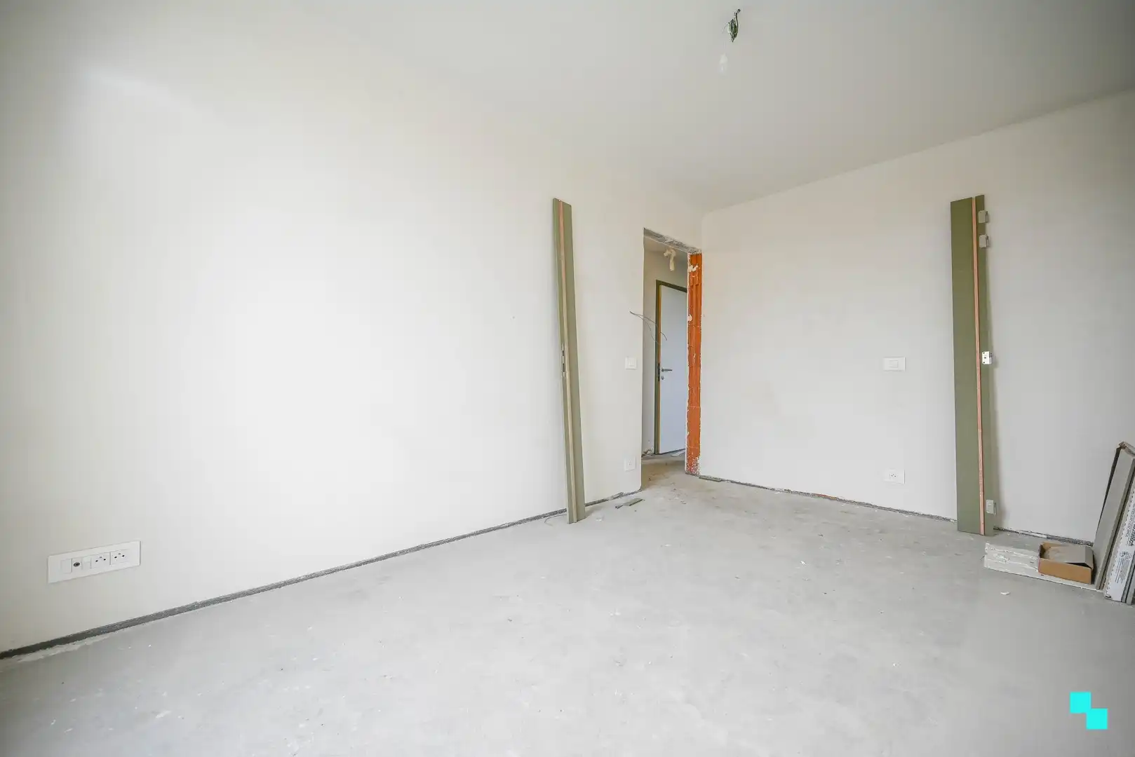 Halfopen nieuwbouwwoning met landelijke verzichten foto 17