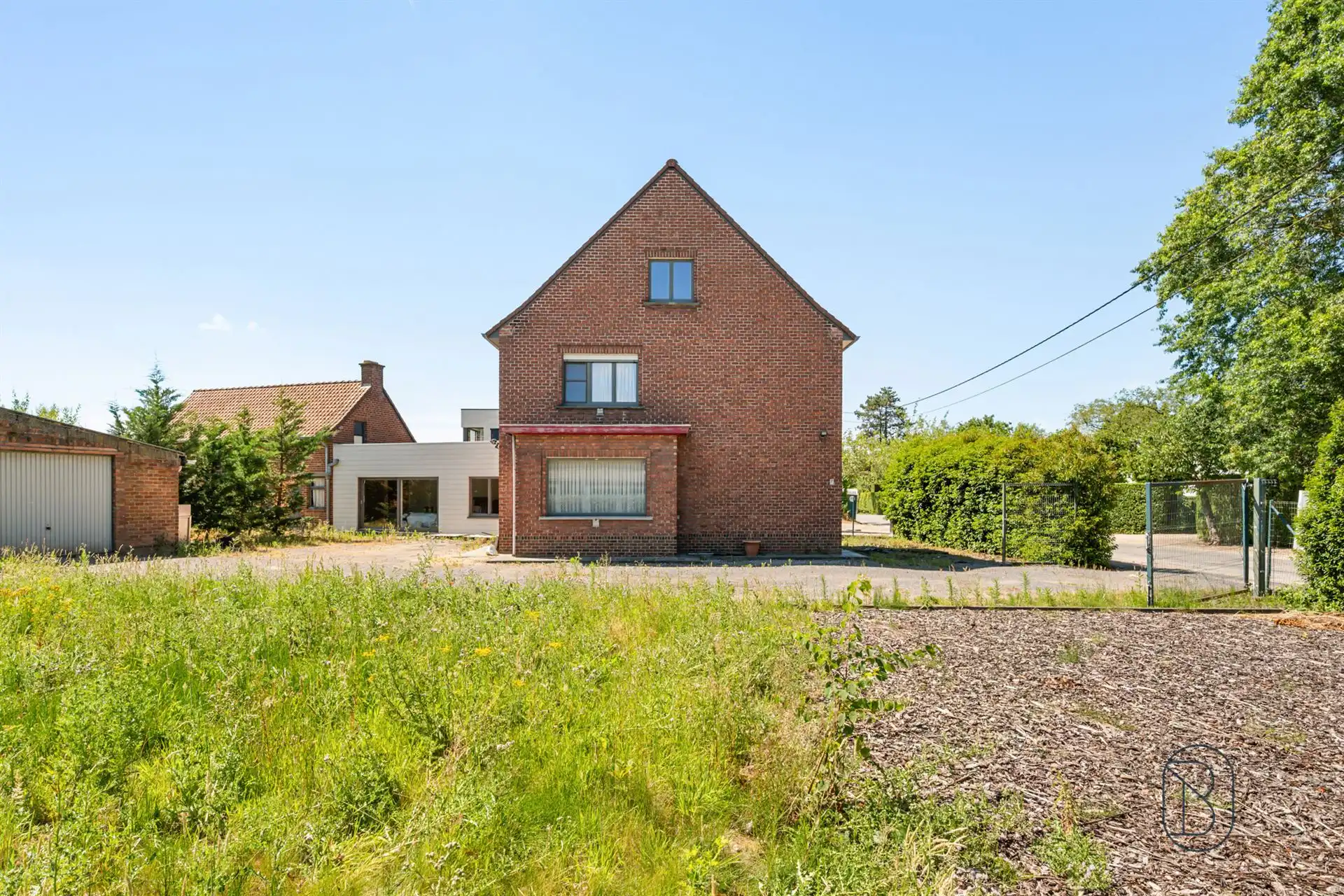 Toffe goedgelegen halfopen bebouwing met loods van 180m²! foto 17
