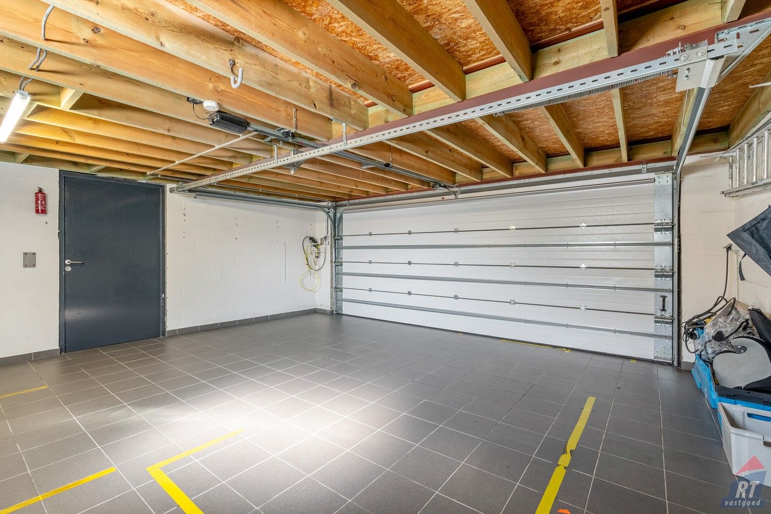 Exclusieve woning met zwembad in het landelijke Kerkom-bij-Sint-Truiden foto 27